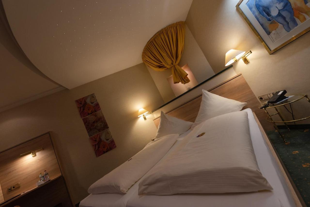 Hotel Am Schloss อิลเลอร์ทิสเซิน ภายนอก รูปภาพ