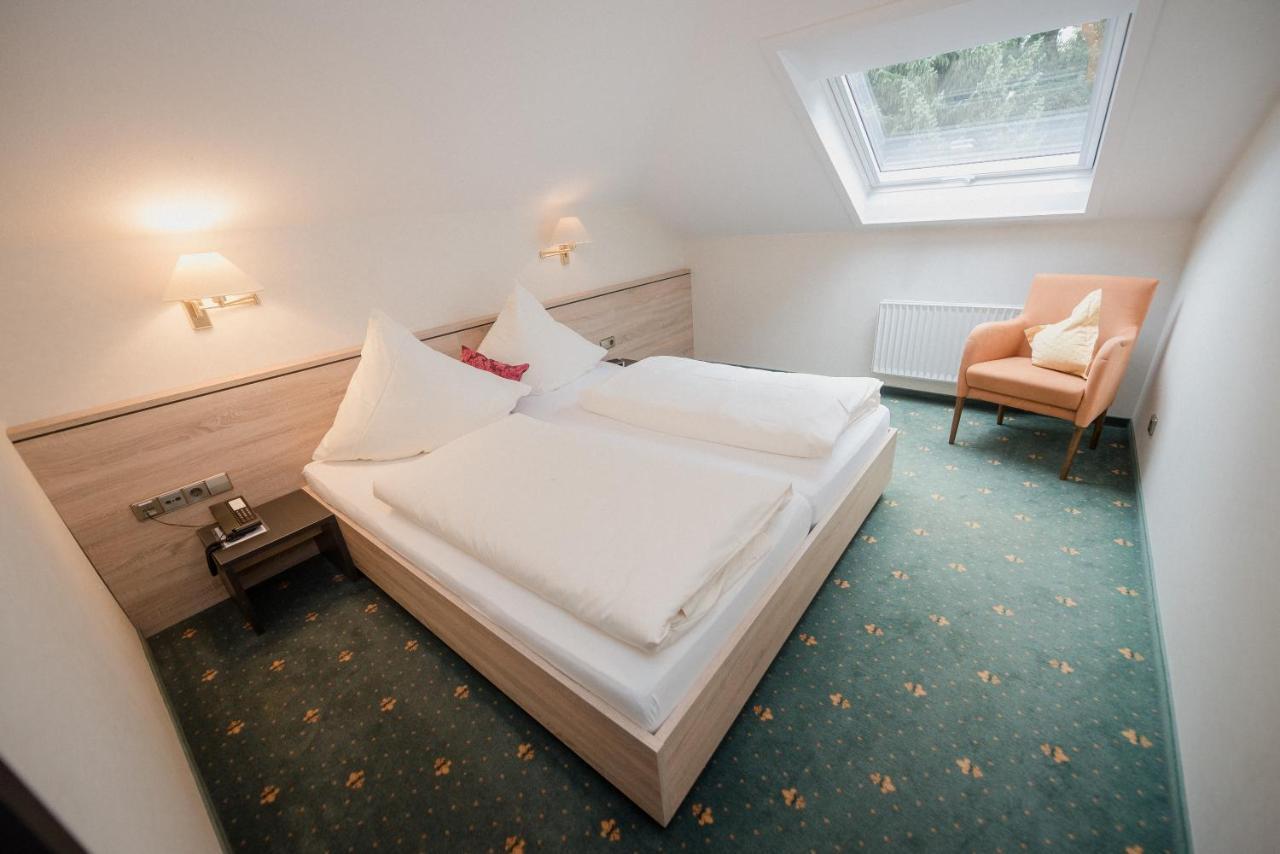 Hotel Am Schloss อิลเลอร์ทิสเซิน ภายนอก รูปภาพ